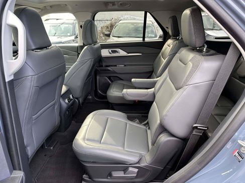 Used 2025 Ford Explorer Active w/ Active Comfort Package AWD/4WD image 14