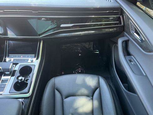 Used 2025 Audi Q8 Premium Plus w/ Premium Plus Package AWD/4WD image 19