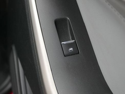 Used 2022 Ford Explorer XLT w/ Equipment Group 202A image 26