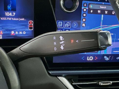 Used 2024 Chevrolet Equinox EV LT image 25