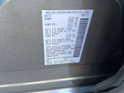 Used 2025 Nissan Pathfinder SV FWD image 43