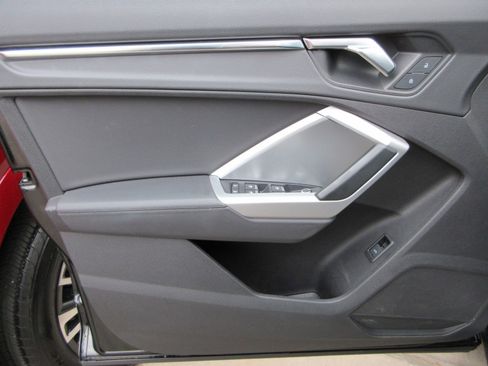 Used 2020 Audi Q3 2.0T Premium Plus image 29