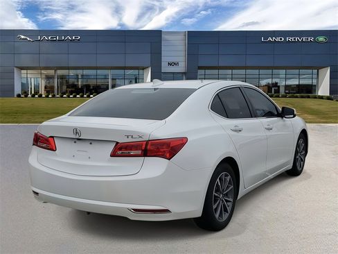 Used 2019 Acura TLX image 3