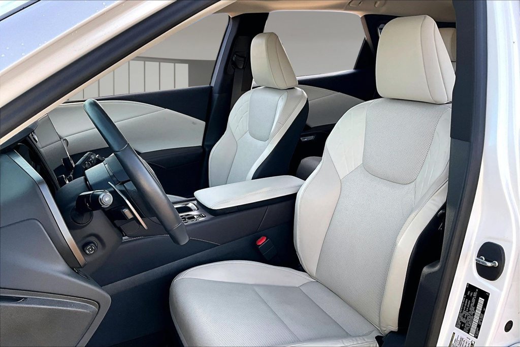 Used 2024 Lexus RX 350 Premium w/ Accessory Package (A2) FWD image 26