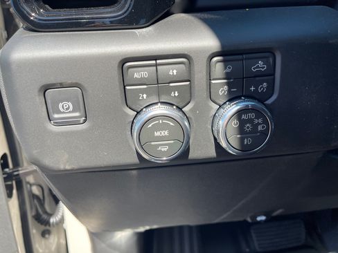 New 2026 GMC Sierra 1500 AT4 w/ AT4 Premium Package AWD/4WD image 11