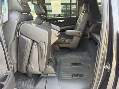 Used 2017 Cadillac Escalade ESV Platinum image 38