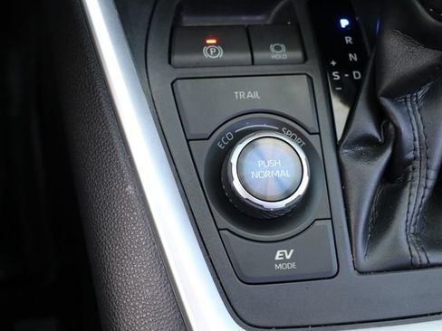 Used 2020 Toyota RAV4 XSE w/ XSE Grade Weather Package AWD/4WD image 28