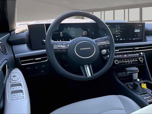 Certified 2025 Hyundai Sonata SE FWD image 8