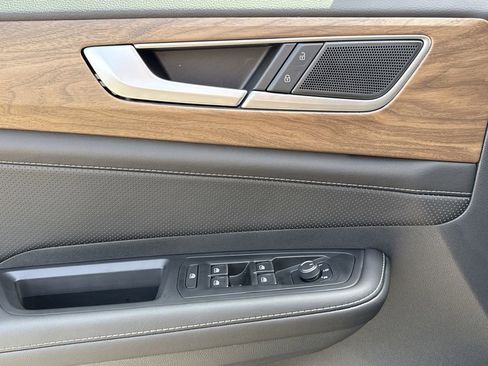 New 2026 Volkswagen Atlas SE FWD image 27