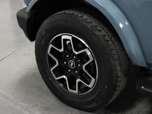 Used 2023 Ford Bronco Outer Banks image 10
