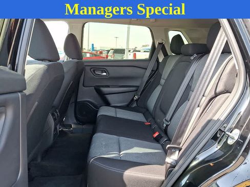 Used 2025 Nissan Rogue SV FWD image 9
