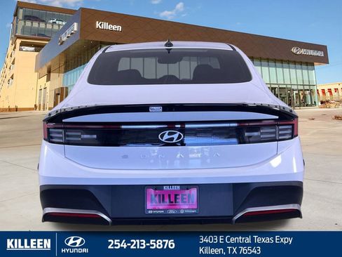 Used 2025 Hyundai Sonata SE image 8