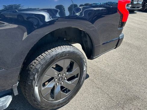 Used 2023 Ford F150 Lightning XLT AWD/4WD image 7