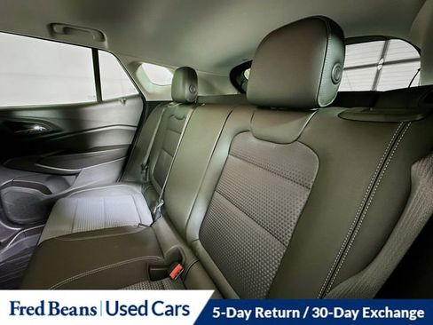 Used 2025 Chevrolet Trax LT w/ Sunroof Package image 26