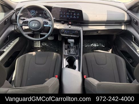 Used 2025 Hyundai Elantra SEL FWD image 10