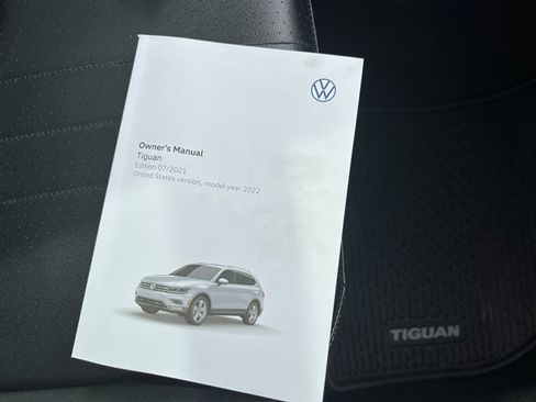 Used 2022 Volkswagen Tiguan SE AWD/4WD image 42