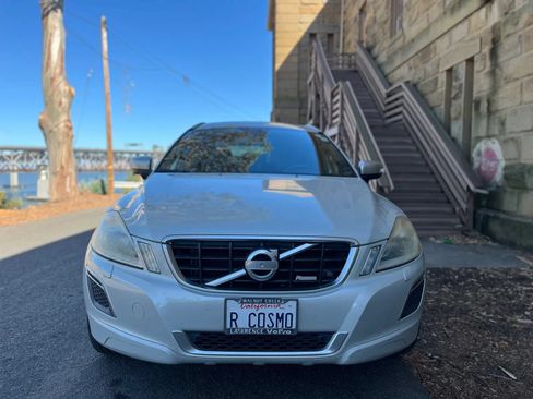 Used 2013 Volvo XC60 T6 AWD/4WD image 3