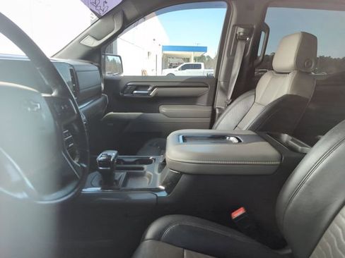 Used 2022 Chevrolet Silverado 1500 ZR2 w/ Technology Package AWD/4WD image 2