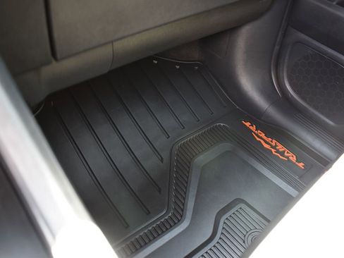 Used 2025 Honda Pilot TrailSport image 26