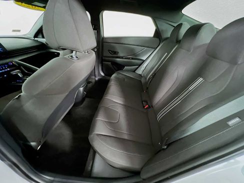 Certified 2025 Hyundai Elantra Sport FWD image 23