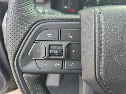 Used 2025 Toyota Tacoma SR5 AWD/4WD image 16