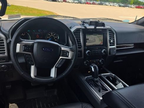 Used 2015 Ford F150 Platinum w/ Equipment Group 701A Luxury AWD/4WD image 8