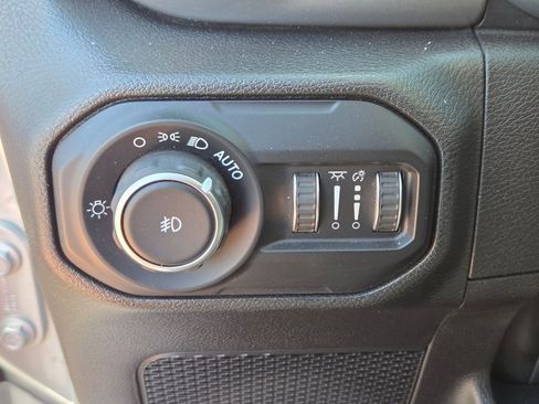 Used 2022 Jeep Wrangler Sport AWD/4WD image 20
