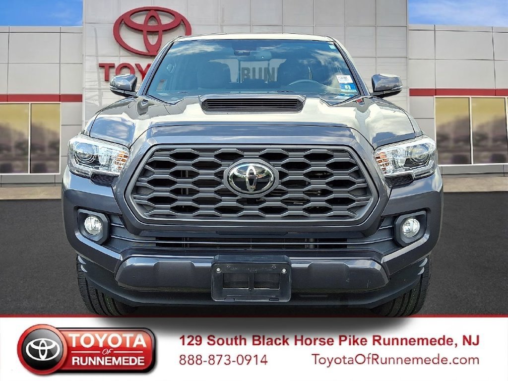 Certified 2020 Toyota Tacoma TRD Sport AWD/4WD image 2