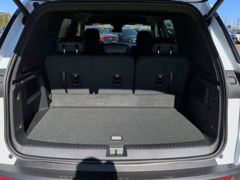 New 2026 Chevrolet Traverse LT w/ Driver Confidence Package image 40