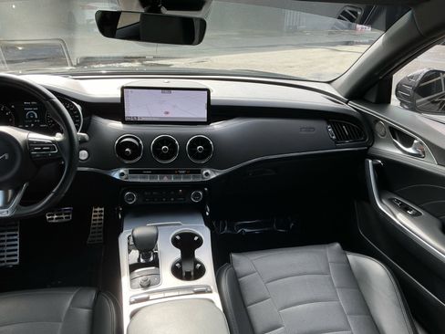 Used 2023 Kia Stinger GT2 image 16