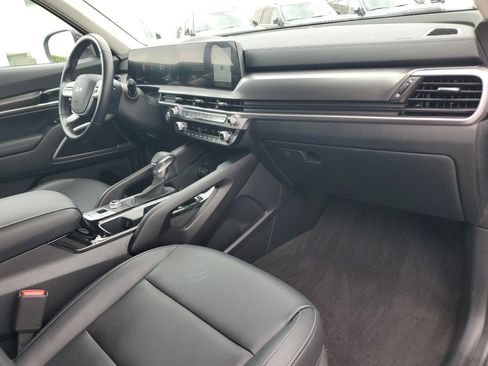 Used 2025 Kia Telluride LX FWD image 19