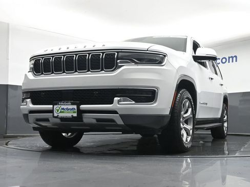 Used 2022 Jeep Wagoneer Series II AWD/4WD image 6