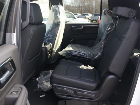 New 2026 Chevrolet Suburban LT w/ Comfort Package image 16