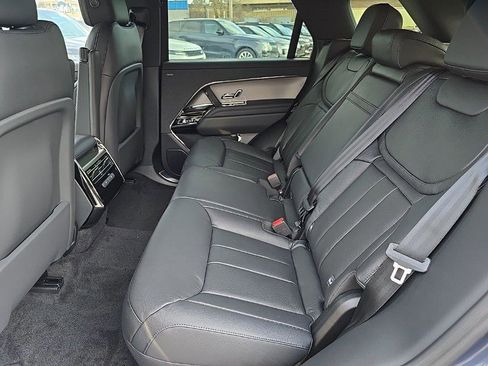 Used 2025 Land Rover Range Rover Sport S image 8