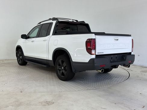 Used 2024 Honda Ridgeline Black Edition image 3