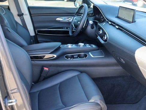Used 2025 Genesis GV70 2.5T image 16