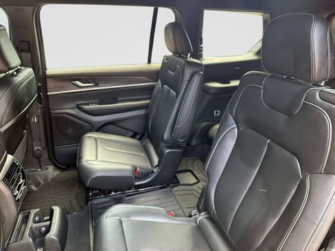 Used 2025 Jeep Grand Cherokee L Limited AWD/4WD image 14