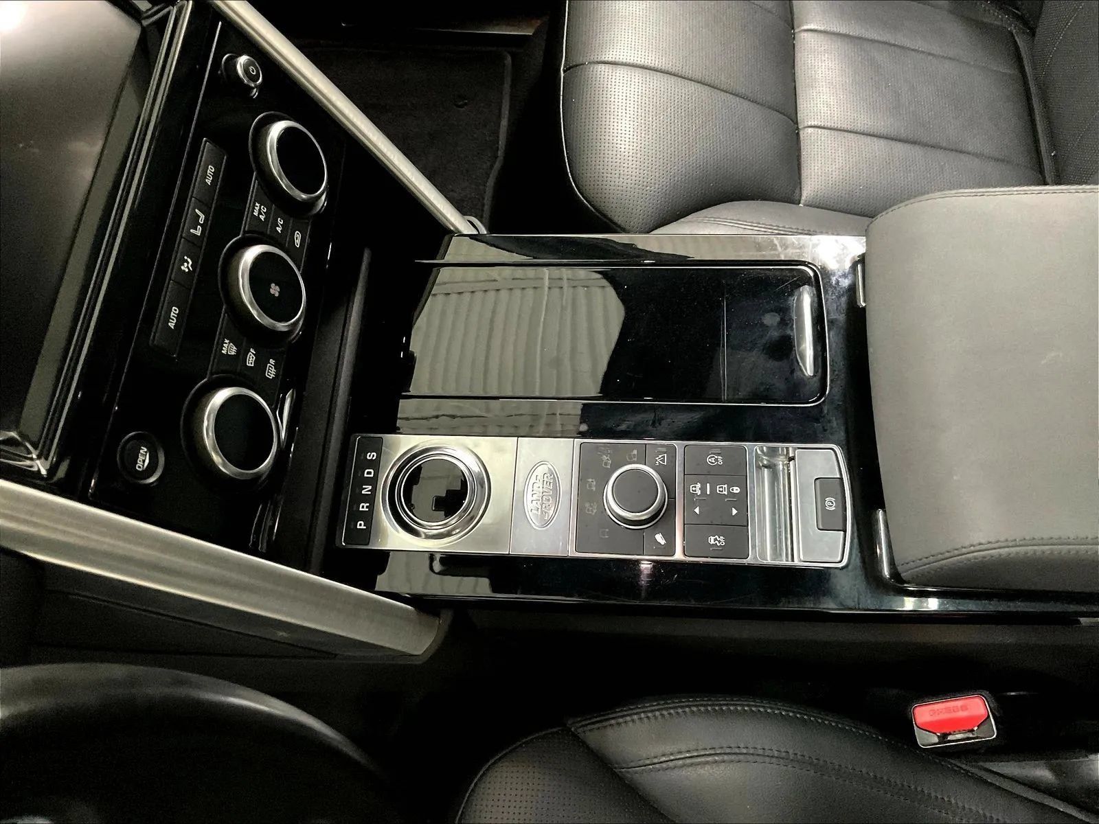 Used 2019 Land Rover Discovery HSE AWD/4WD image 25