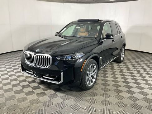 New 2026 BMW X5 xDrive40i w/ Premium Package AWD/4WD image 1