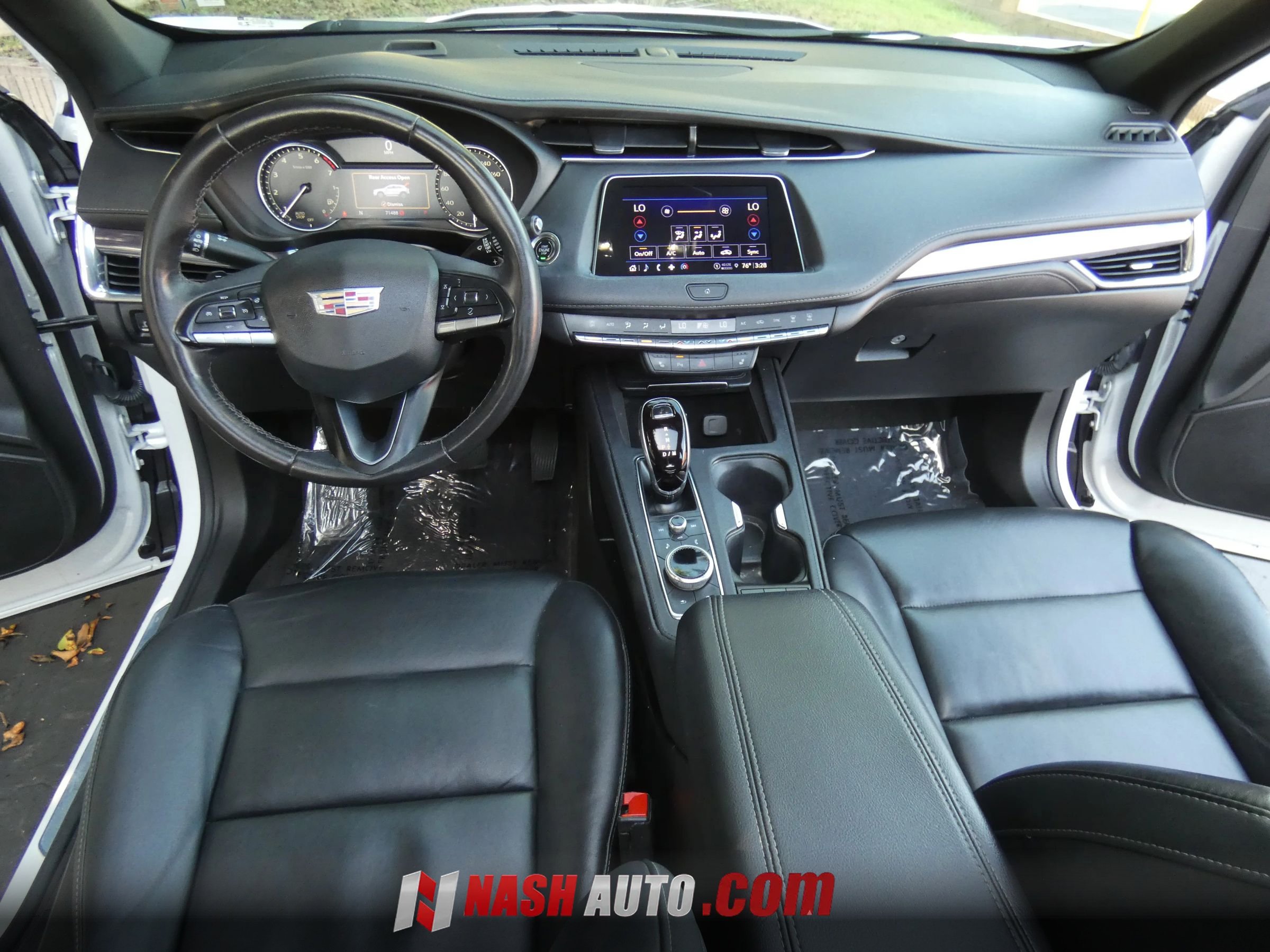 Used 2023 Cadillac XT4 Luxury w/ Cold Weather Package FWD image 22
