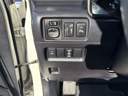 Used 2015 Toyota 4Runner Limited image 14