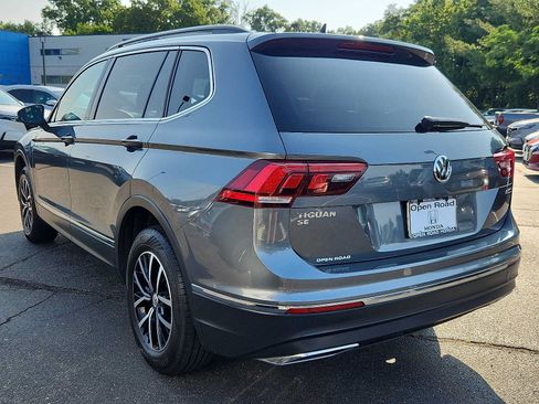 Used 2021 Volkswagen Tiguan SE w/ Panoramic Sunroof Package AWD/4WD image 4