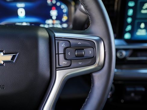 Used 2025 Chevrolet Silverado 2500 LT w/ Convenience Package image 25