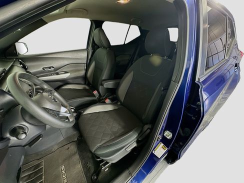 Used 2019 Nissan Kicks SV FWD image 13