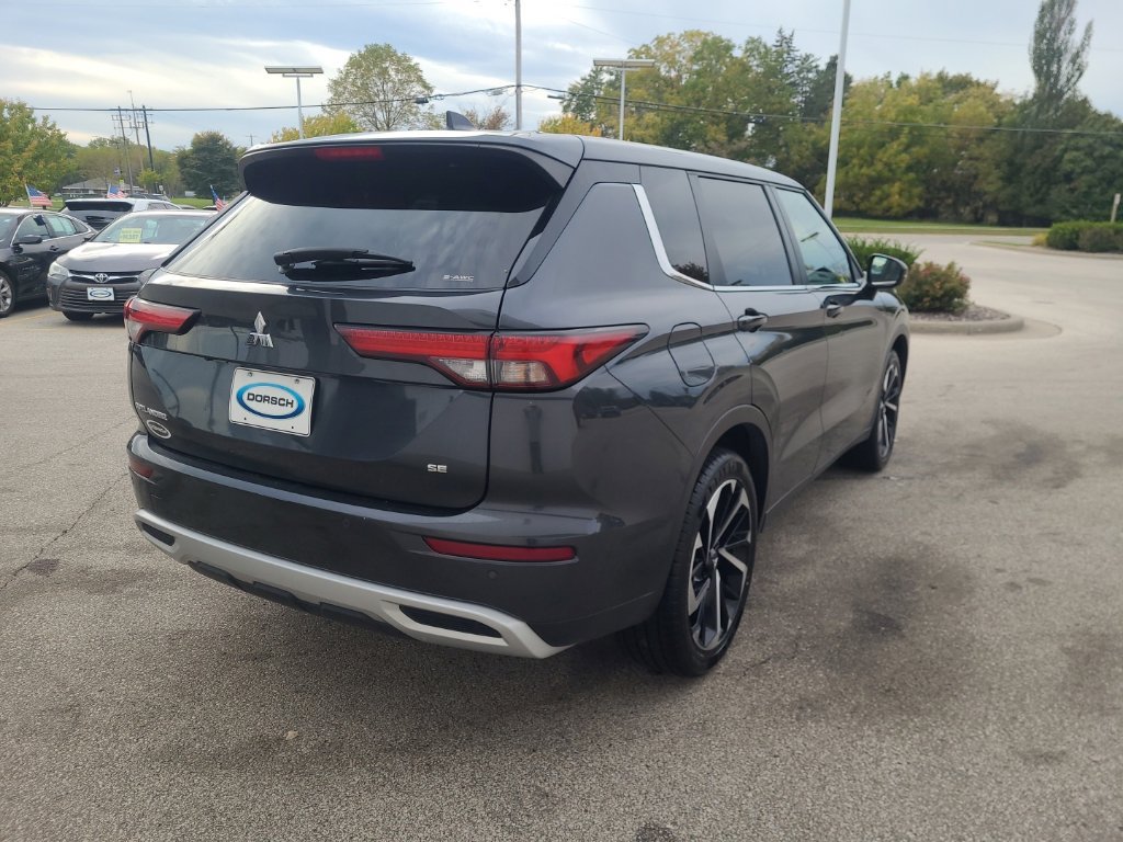 Used 2024 Mitsubishi Outlander SE AWD/4WD image 6