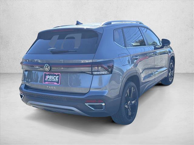 Used 2025 Volkswagen Taos SE FWD image 5