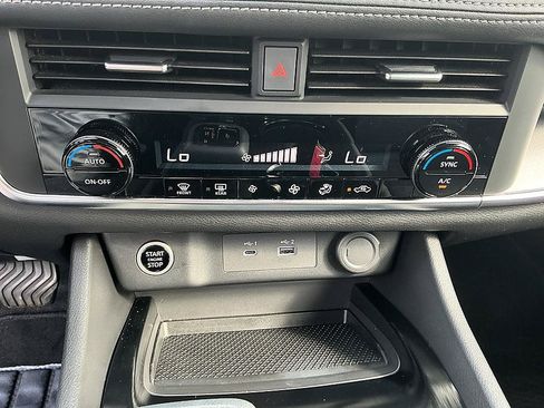Certified 2023 Nissan Rogue SV AWD/4WD image 17