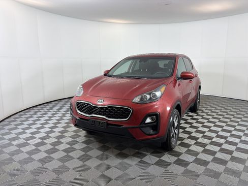 Used 2020 Kia Sportage LX image 2