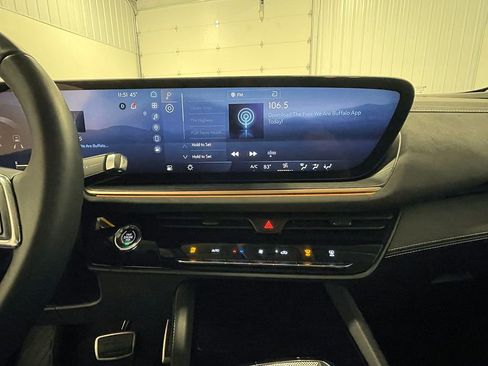 Used 2025 Buick Envision Sport Touring image 36