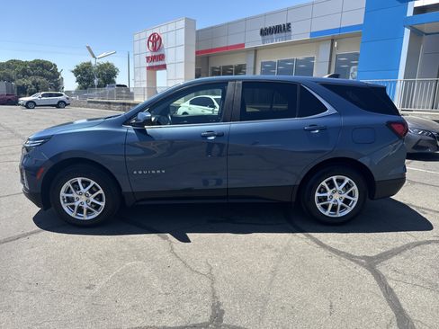 Used 2024 Chevrolet Equinox LT FWD image 2